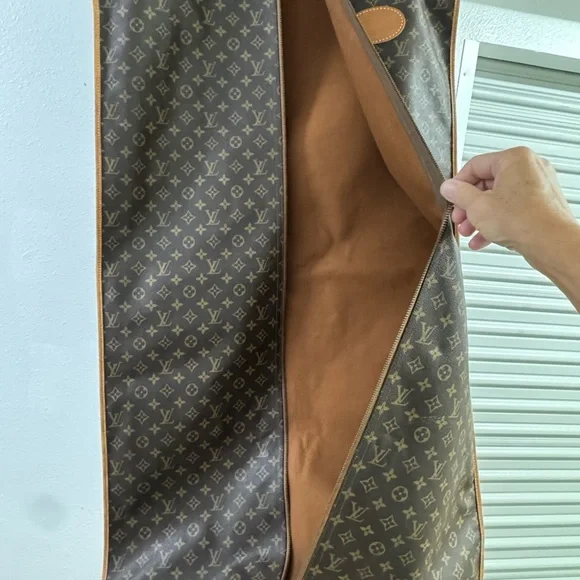 Louis Vuitton Brown and Tan Monogram Cover - Picture 4 of 5